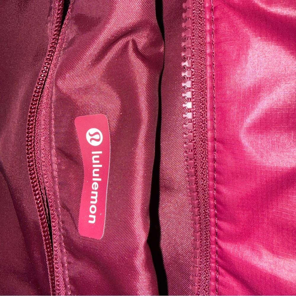 lululemon athletica Quilted Tote - 12L - Picture 4 of 6